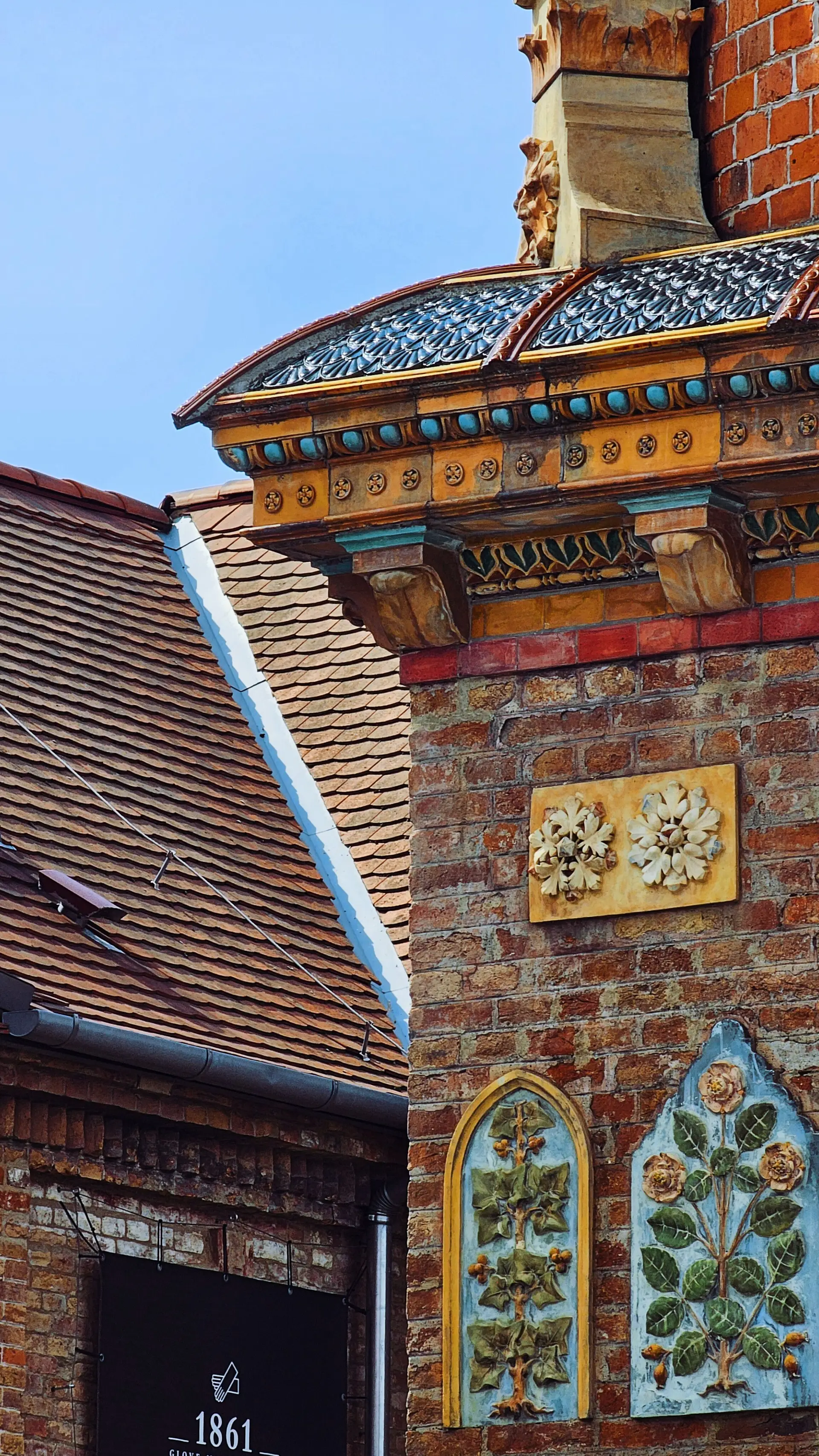 Pécs látképe és a műhely környéke
